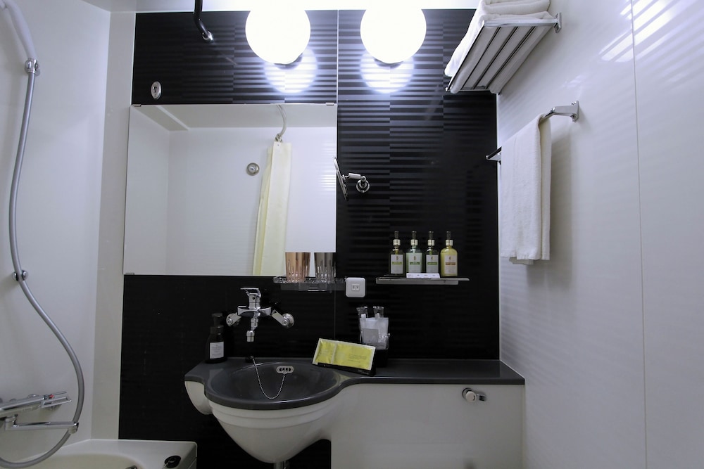 プレミアムフロア セミダブルルーム 禁煙 バスルーム1 | KOKO HOTEL 銀座一丁目