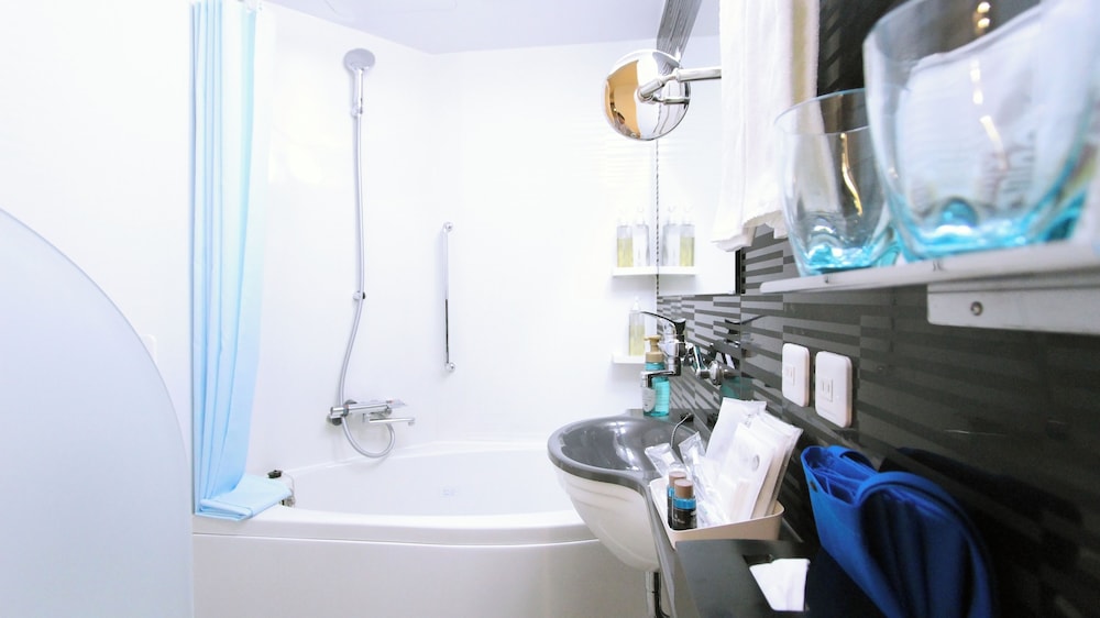 ファミリーツイン 禁煙 (美顔器付) バスルーム0 | KOKO HOTEL 銀座一丁目