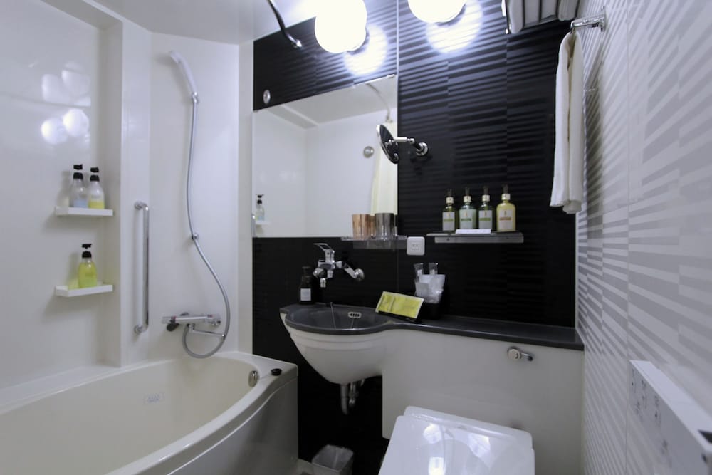 プレミアムフロア セミダブルルーム 禁煙 バスルーム2 | KOKO HOTEL 銀座一丁目