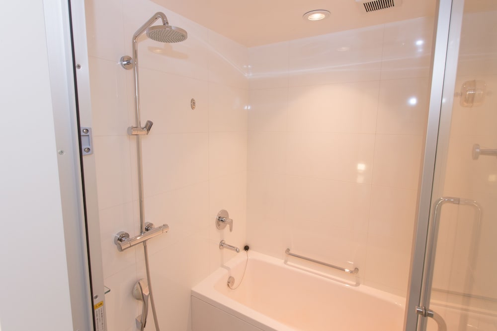 スイート ツインルーム バルコニー付 禁煙 バスルーム0 | ザ・ゲートホテル雷門 by HULIC