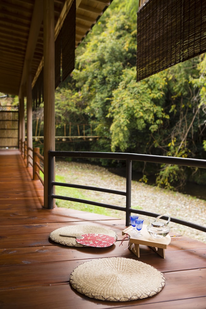 露天風呂付特別室 テラス / パティオ0 | あまみ温泉 南天苑