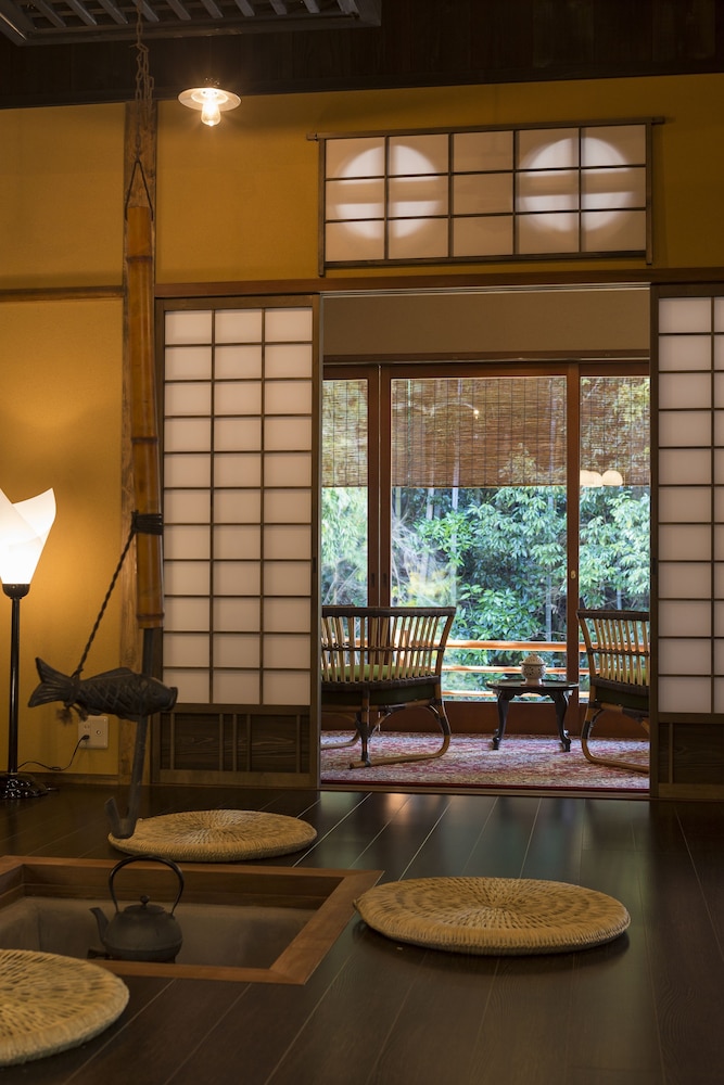 露天風呂付特別室 客室13 | あまみ温泉 南天苑