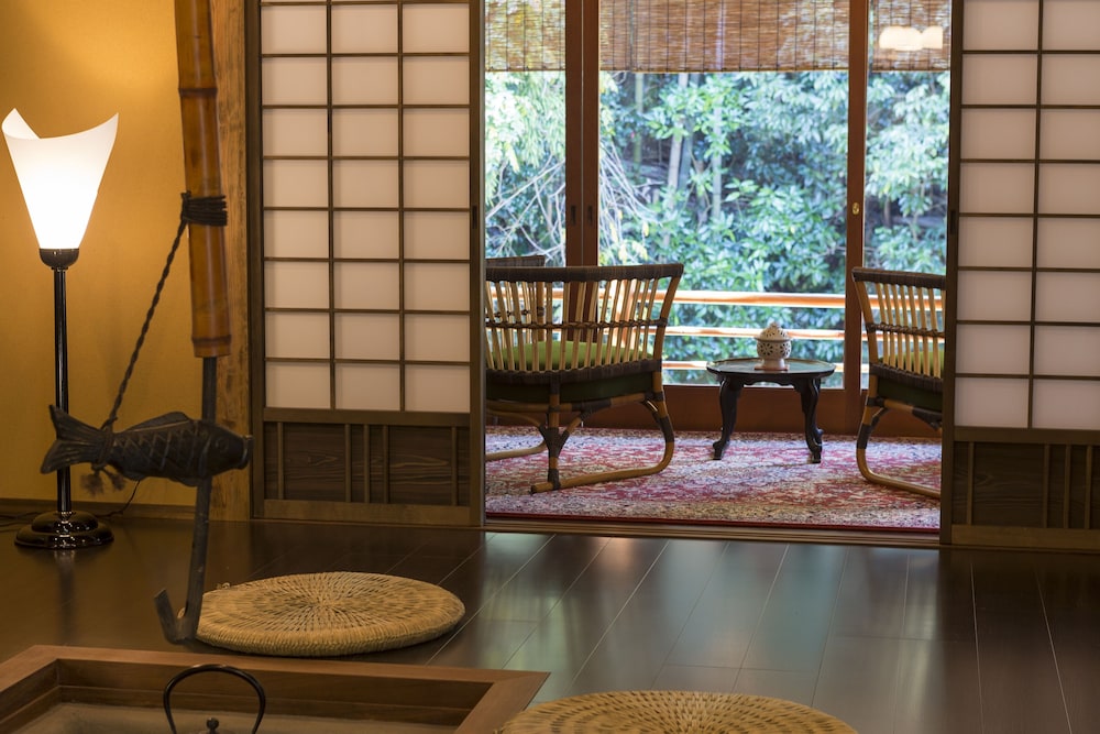 露天風呂付特別室 客室14 | あまみ温泉 南天苑