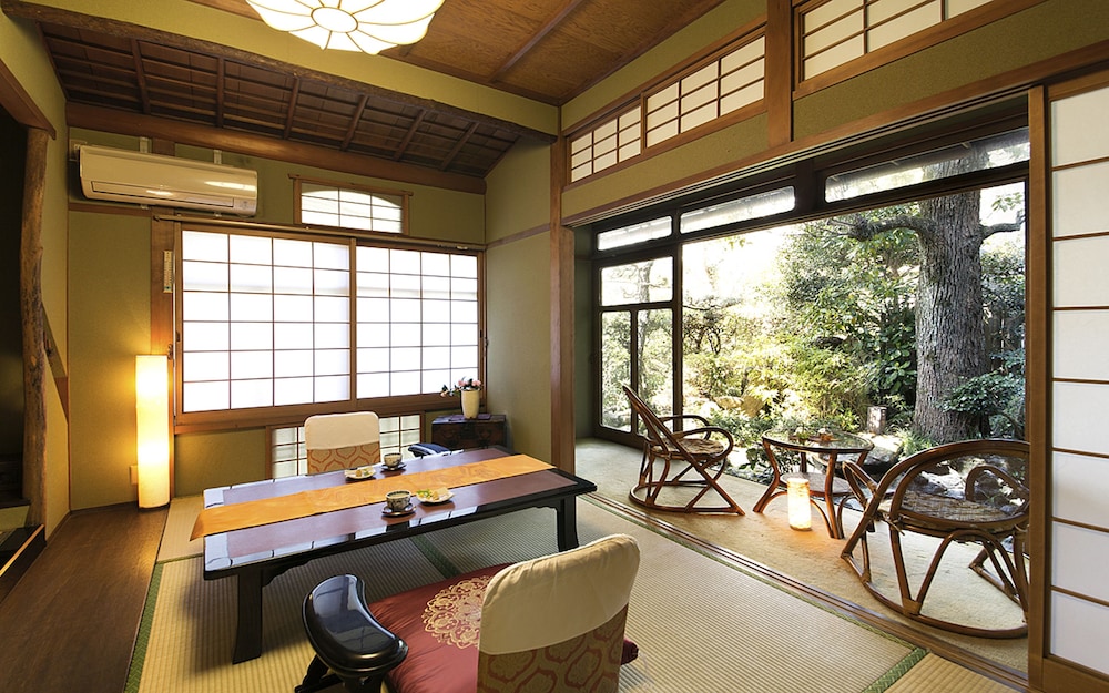 スタンダード和室ツイン (共同バスルーム) | あまみ温泉 南天苑