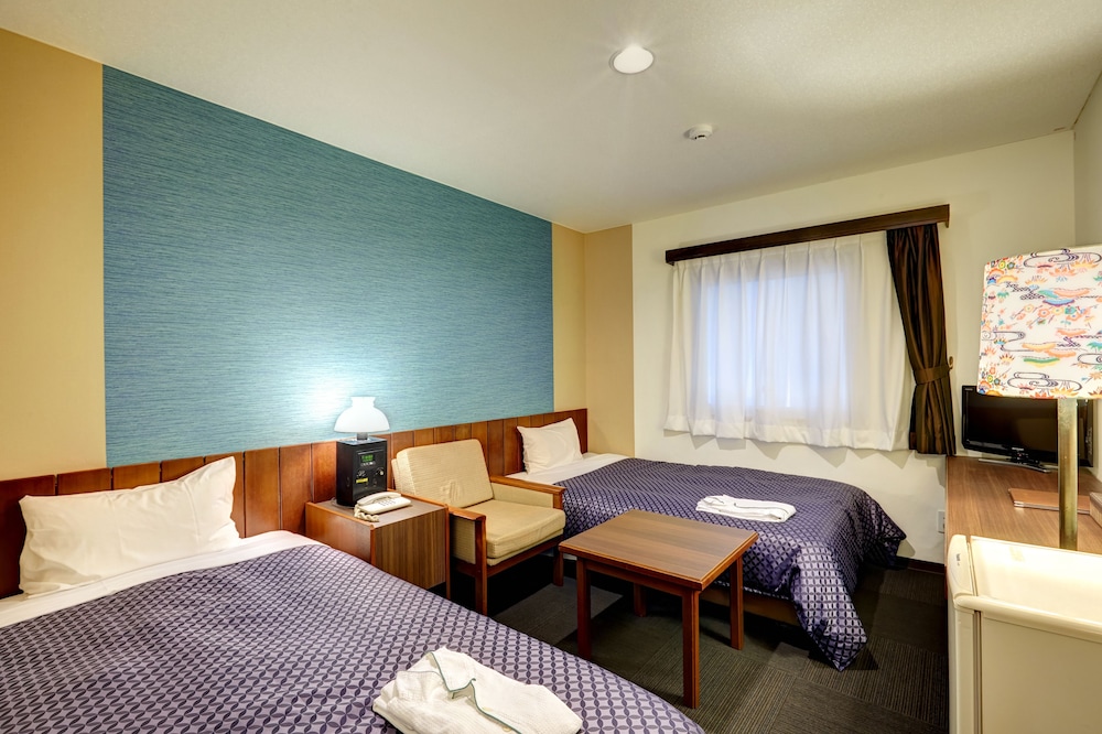 ツインルーム シングルベッド 2 台 客室1 | ホテル タイラ