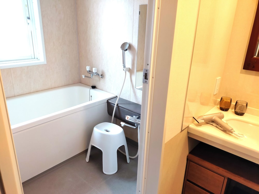 グランドツインルーム　禁煙 (大人3名利用時のみシングルソファーベッド1台が付きます) バスルーム0 | ホテルパームロイヤルリゾート国際通り