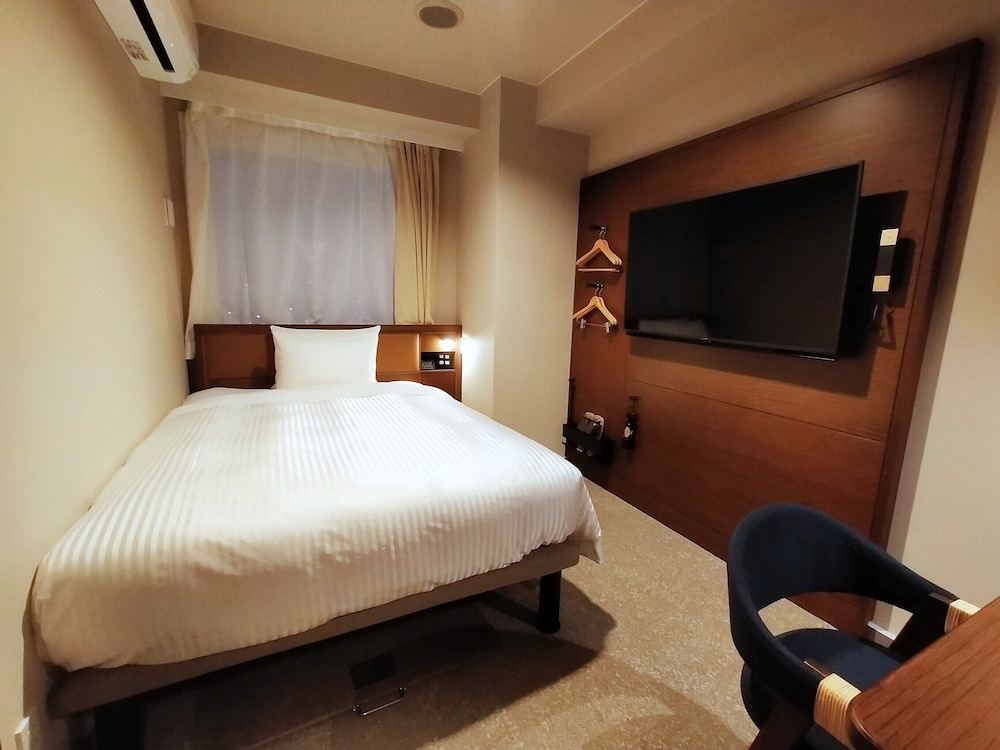 コンフォート ダブルルーム ダブルベッド 1 台 禁煙 客室1 | ホテルパームロイヤルリゾート国際通り