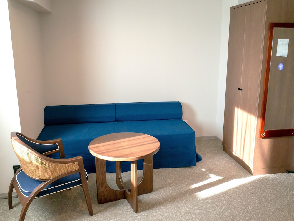 スーペリアツインルーム 禁煙 (大人3名利用時のみシングルソファーベッド1台、大人4名利用時のみシングルソファーベッド2台が付きます) 客室3 | ホテルパームロイヤルリゾート国際通り