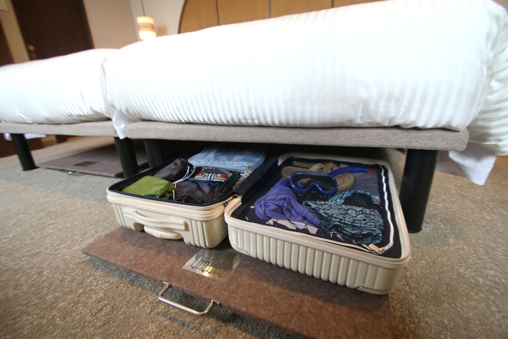 スーペリアツインルーム 禁煙 (大人3名利用時のみシングルソファーベッド1台、大人4名利用時のみシングルソファーベッド2台が付きます) 客室4 | ホテルパームロイヤルリゾート国際通り