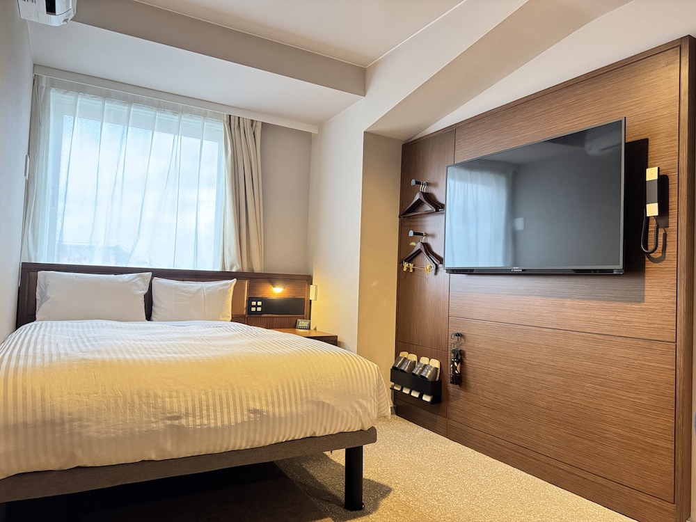 デラックス ダブルルーム ダブルベッド 1 台 禁煙 客室1 | ホテルパームロイヤルリゾート国際通り