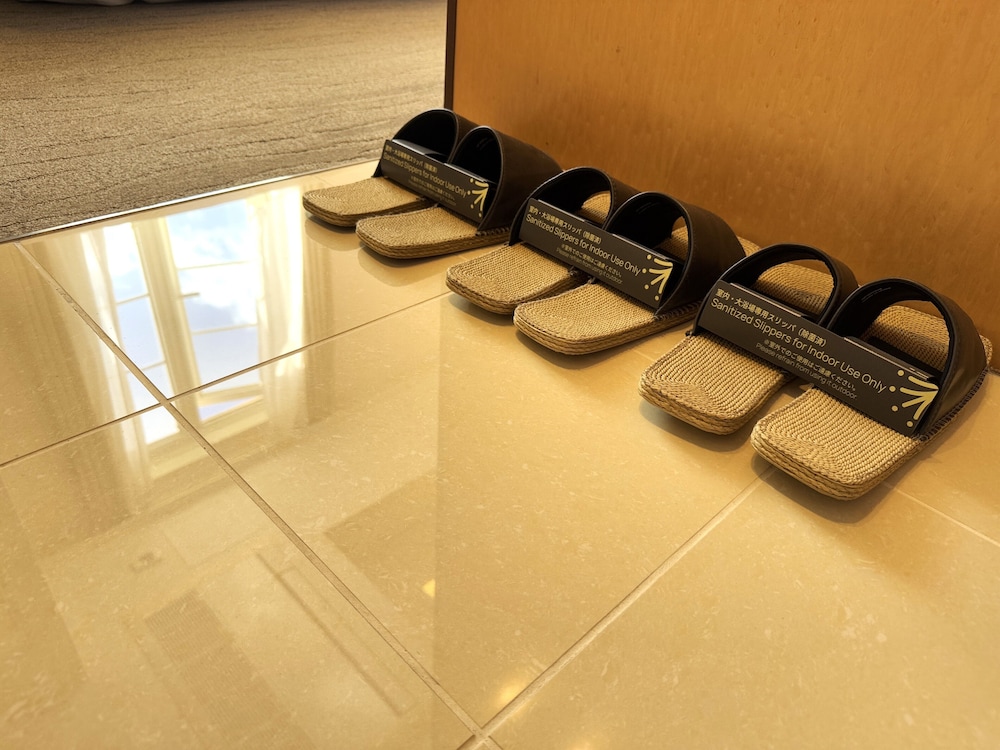 RAMデラックスルーム 禁煙 / スウェーデン製ベッド (大人3名利用時のみシングルソファーベッド1台が付きます) 客室5 | ホテルパームロイヤルリゾート国際通り