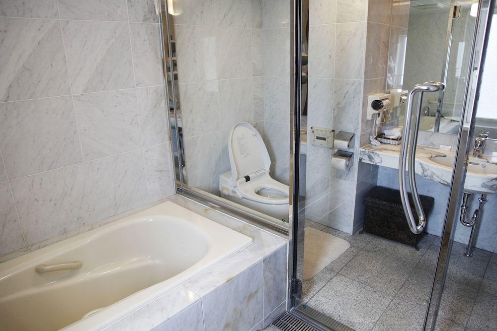 ジュニアスイートルーム　禁煙 バスルーム0 | ホテルパームロイヤルリゾート国際通り