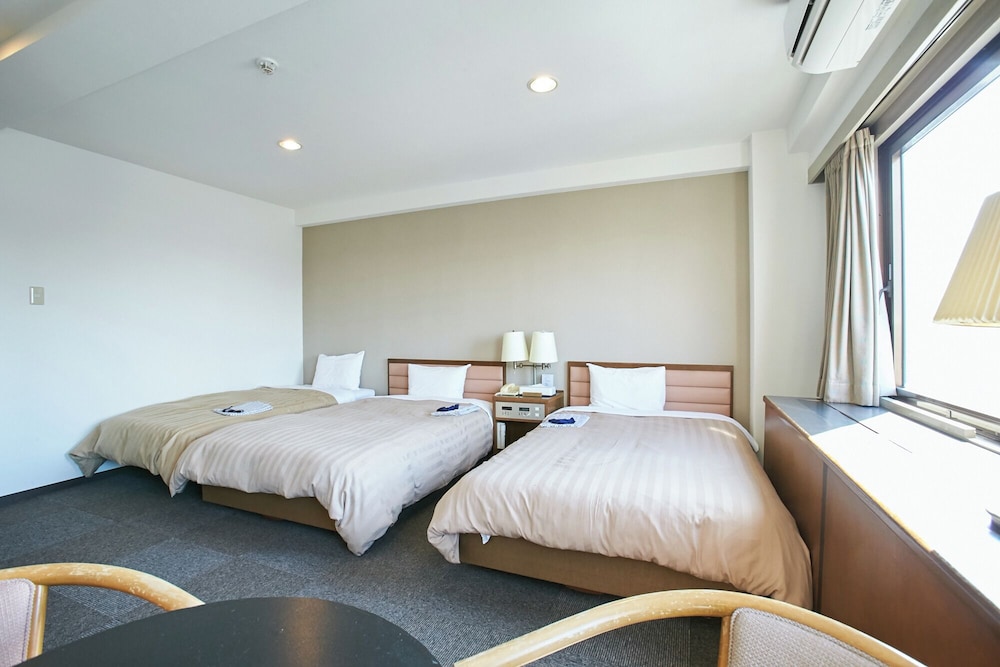 ベーシック トリプルルーム 禁煙 客室2 | ホテルサンプラスユタカ