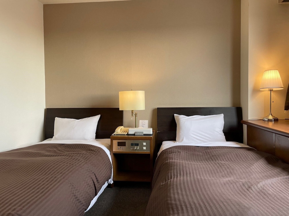 エコノミー ツインルーム 禁煙 客室2 | ホテルサンプラスユタカ