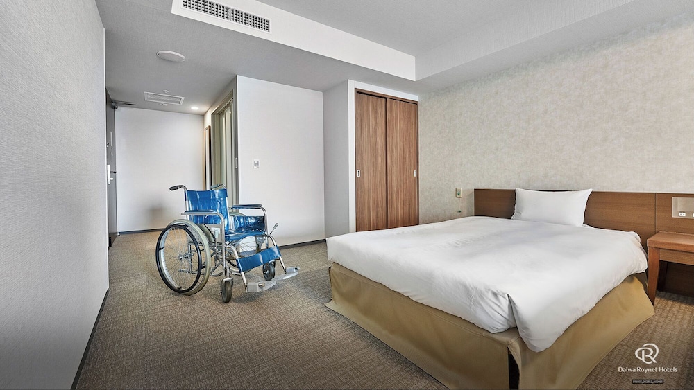 ユニバーサルツインルーム 3名利用 禁煙 客室1 | ダイワロイネットホテル那覇おもろまち