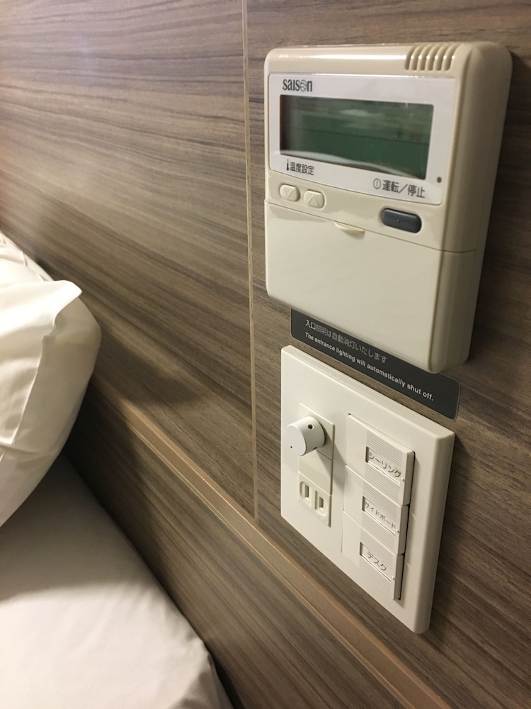 ダブルルーム　(15㎡~16㎡)喫煙 ベッドサイズ140cm 客室内のダイニングエリア0 | 天然温泉　霧桜の湯　ドーミーイン鹿児島