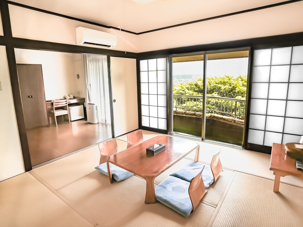 和室 2F 禁煙 バスルームなし (エレベーターなし) 客室1 | ユインチホテル南城