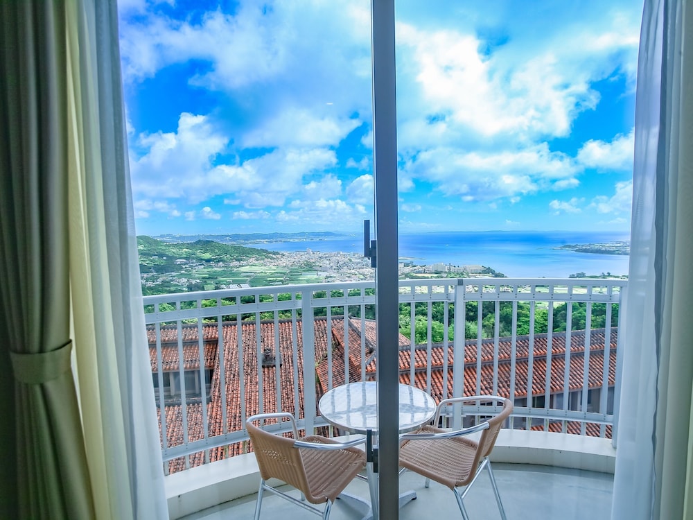 デラックス ツインルーム 1 ベッドルーム オーシャンビュー バルコニーからの眺望0 | ユインチホテル南城