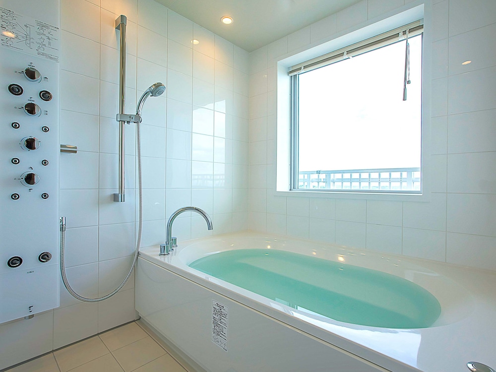 スイート 1 ベッドルーム オーシャンビュー バスルーム0 | ユインチホテル南城