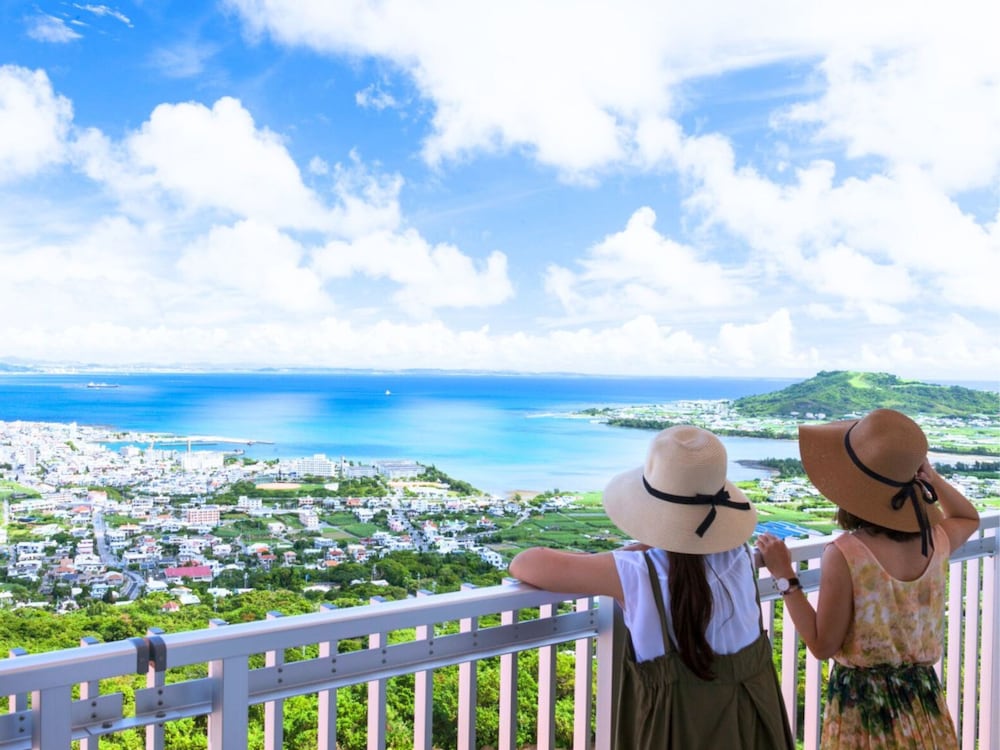 デラックス ツインルーム 1 ベッドルーム オーシャンビュー バルコニーからの眺望1 | ユインチホテル南城