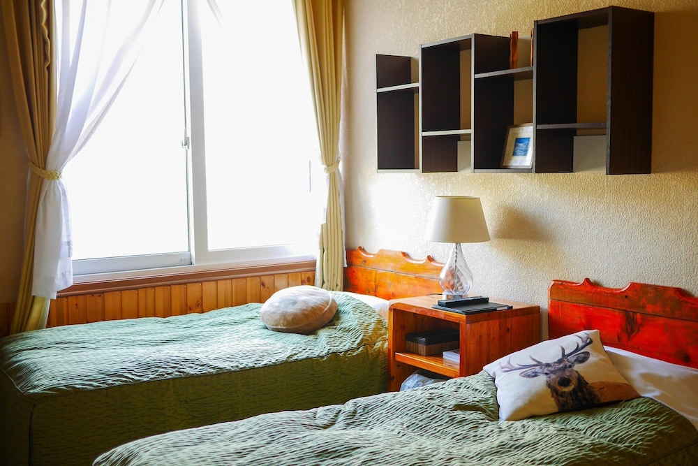 ツインルームシングルサイズベッド 2 台 客室4 | カントリー イン ミルキー ハウス