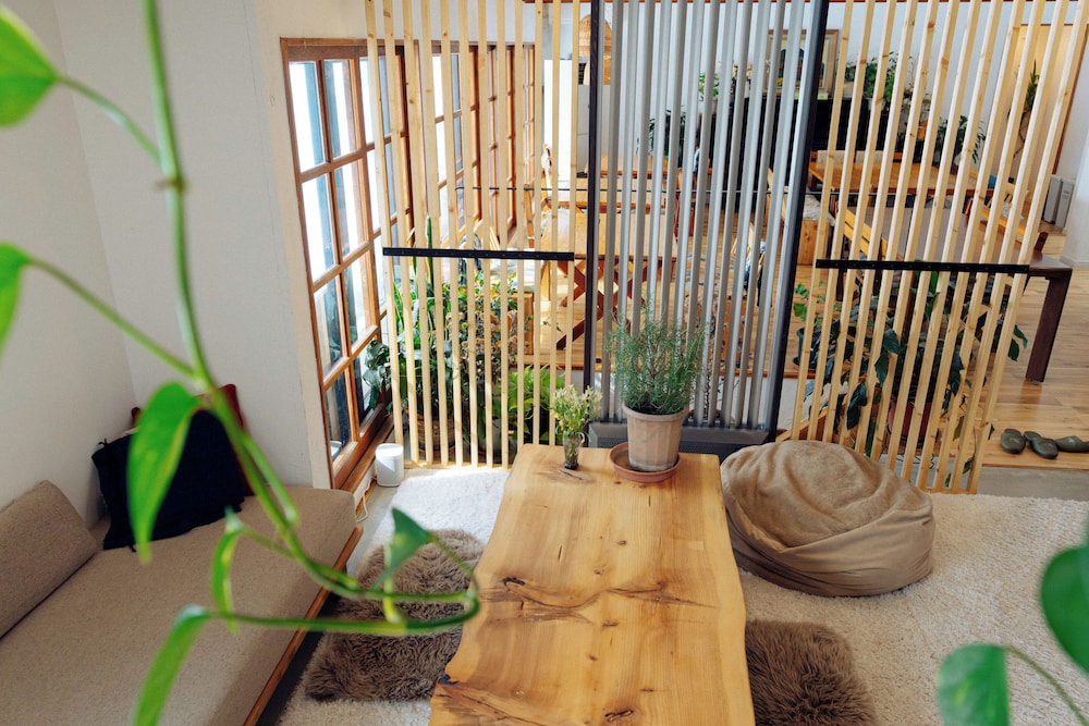 ツインルームシングルサイズベッド 2 台 リビング エリア4 | カントリー イン ミルキー ハウス