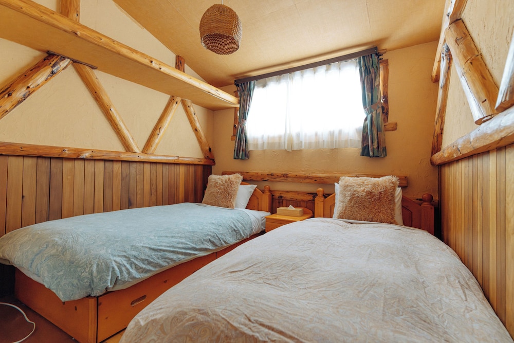 スイート 客室7 | カントリー イン ミルキー ハウス