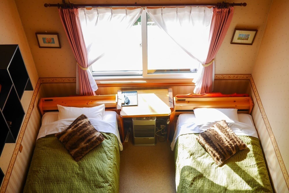 4 人部屋禁煙 客室8 | カントリー イン ミルキー ハウス