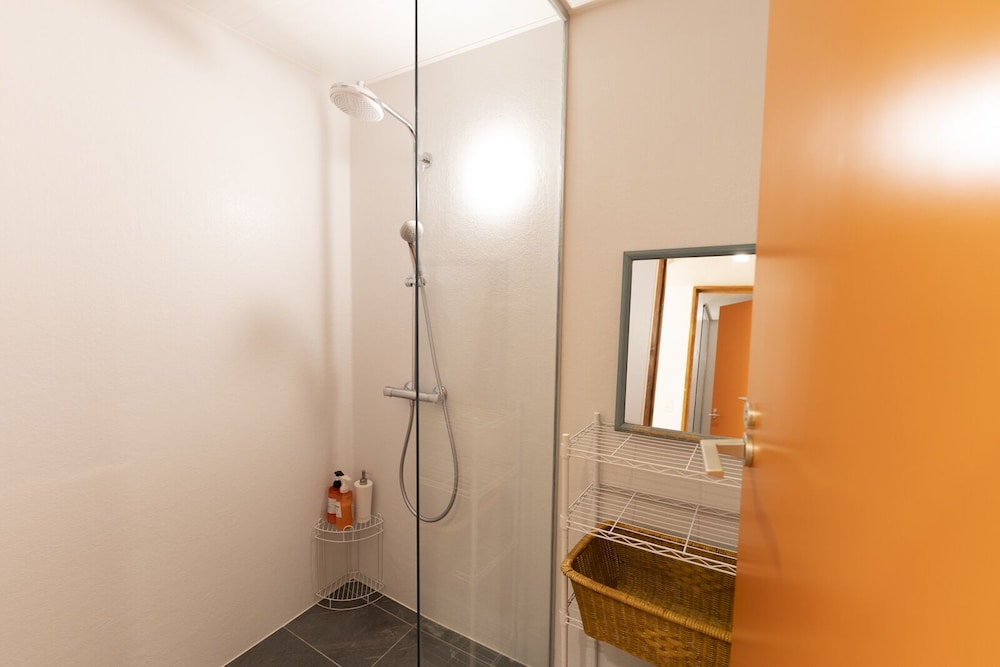 ツインルームシングルサイズベッド 2 台 バスルーム2 | カントリー イン ミルキー ハウス