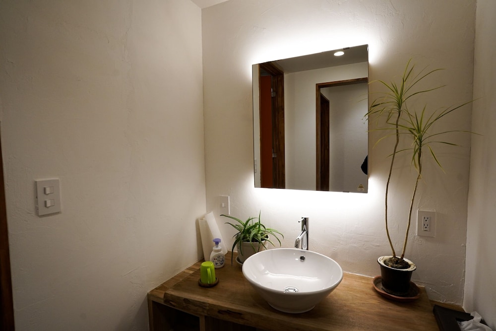 ツインルームシングルサイズベッド 2 台 バスルーム0 | カントリー イン ミルキー ハウス