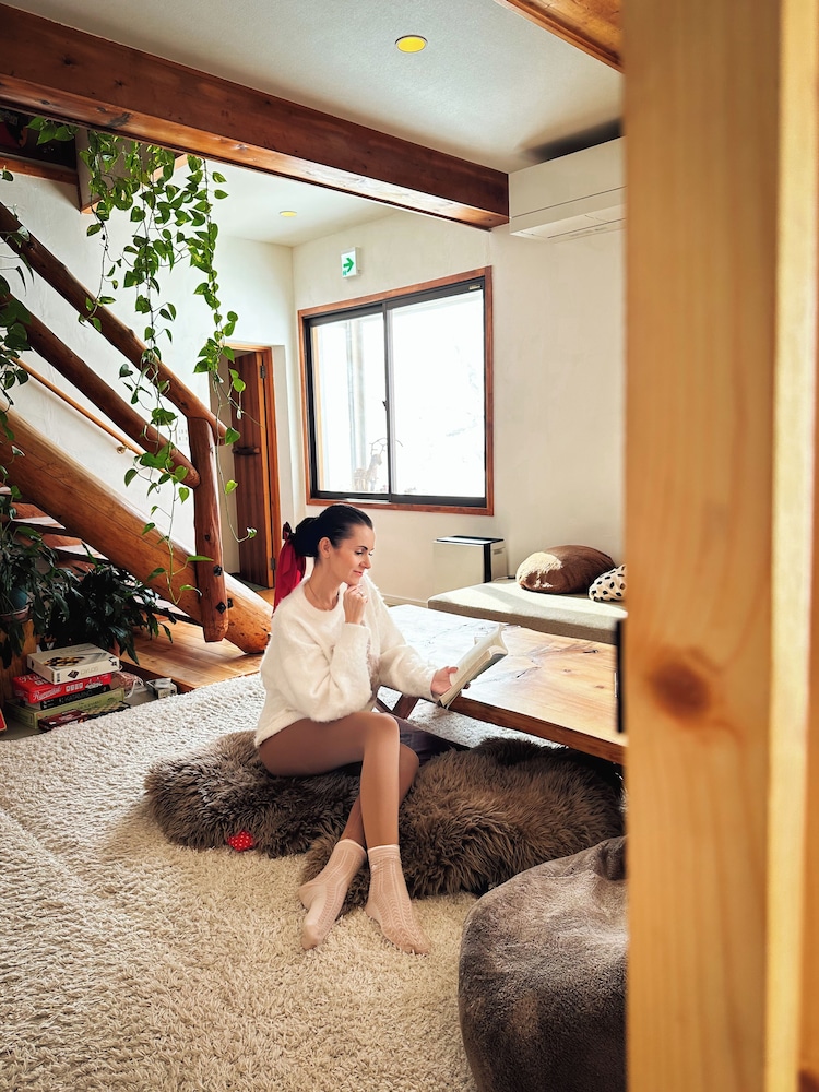 ツインルームシングルサイズベッド 2 台 リビング エリア12 | カントリー イン ミルキー ハウス