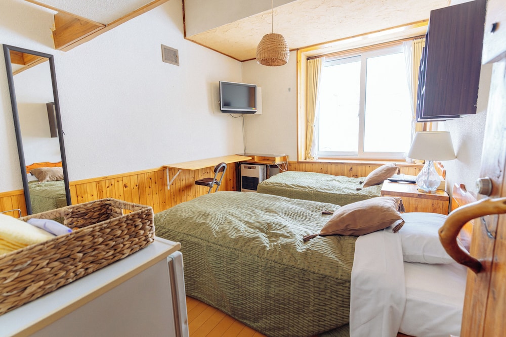 ツインルームシングルサイズベッド 2 台 客室17 | カントリー イン ミルキー ハウス