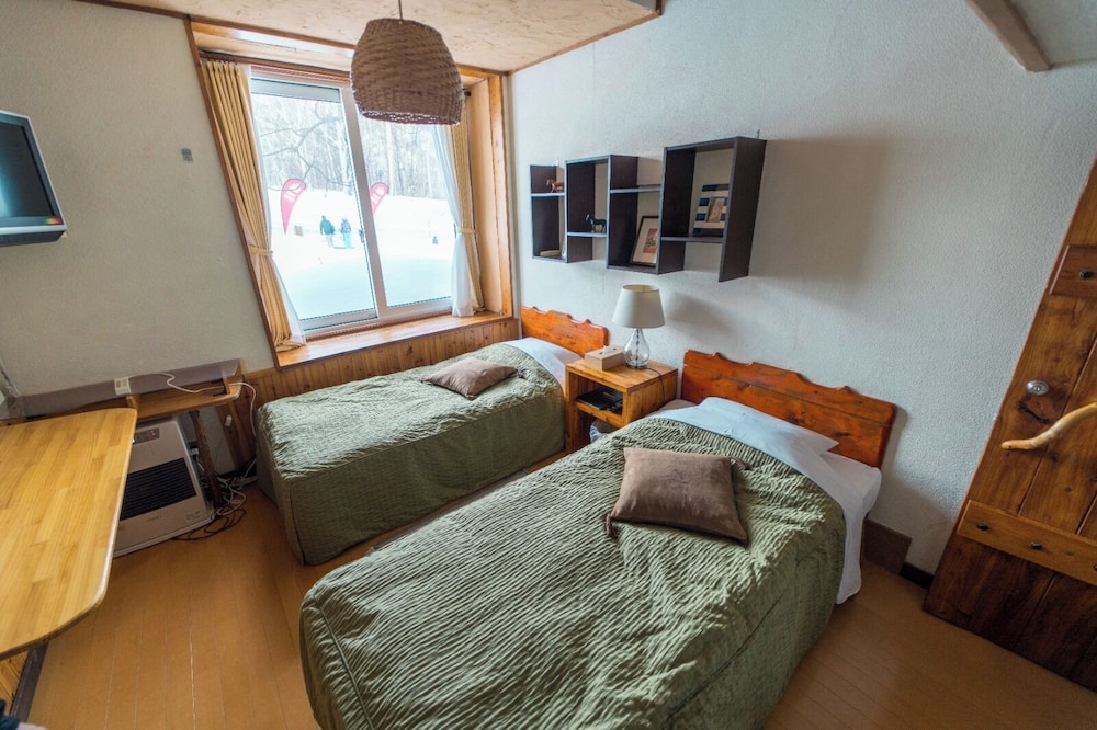 ツインルームシングルサイズベッド 2 台 客室19 | カントリー イン ミルキー ハウス