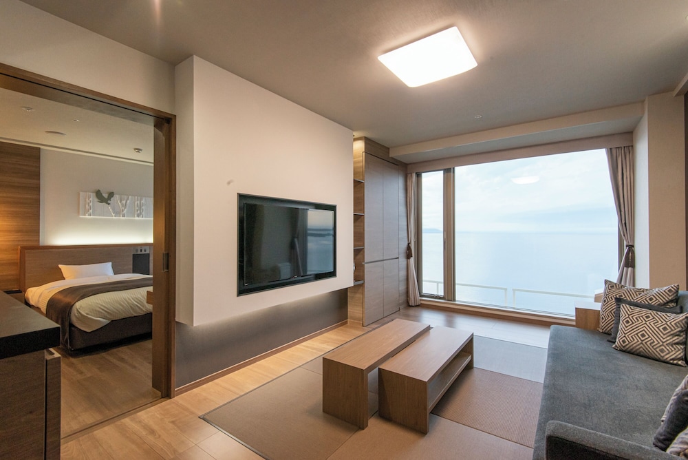 デラックス ツインルーム 禁煙(レイクビュー) | サロマ湖 鶴雅リゾート