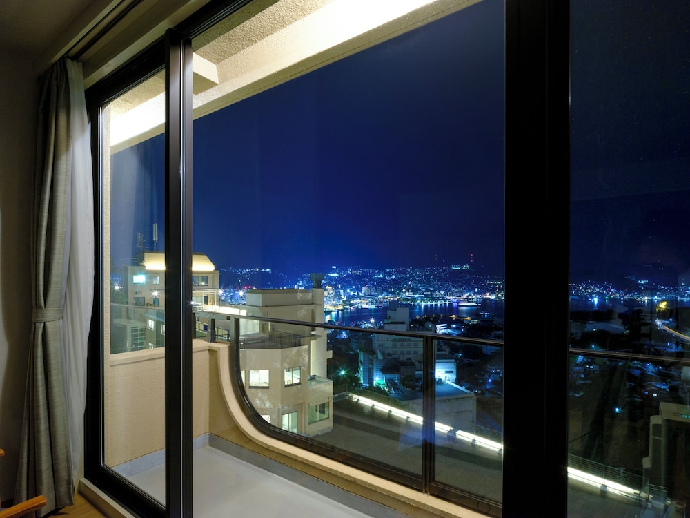 ラグジュアリー ツインルーム 禁煙 ハーバービュー 部屋からの景観0 | 稲佐山観光ホテル