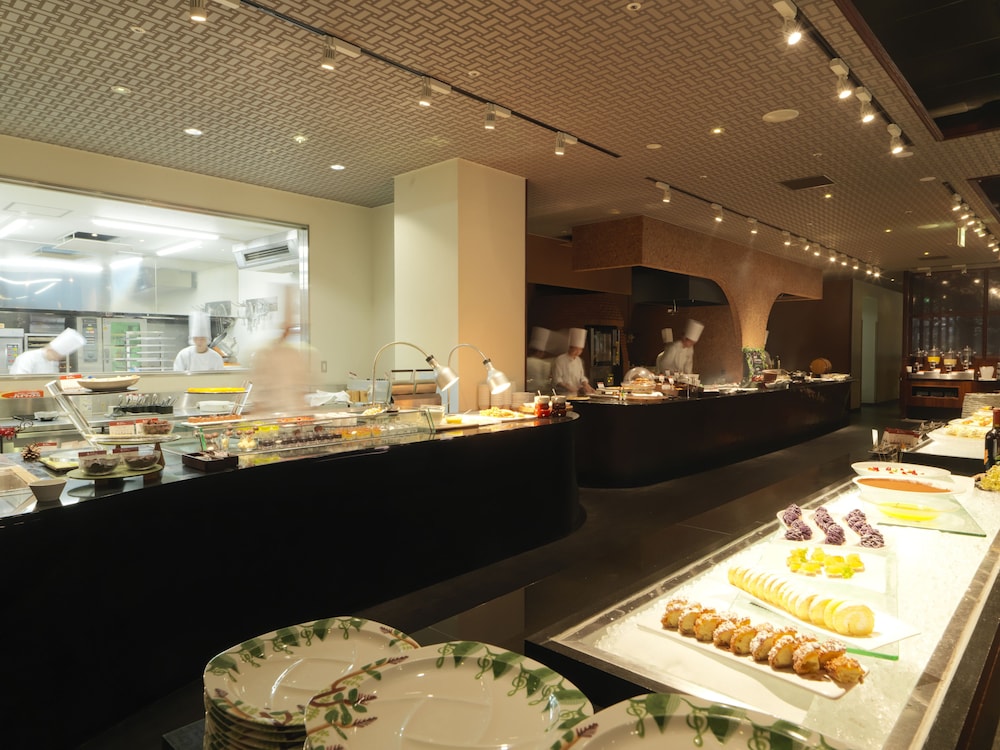 デラックス和洋室 禁煙 旅館のお食事処1 | 定山渓 鶴雅リゾートスパ 森の謌