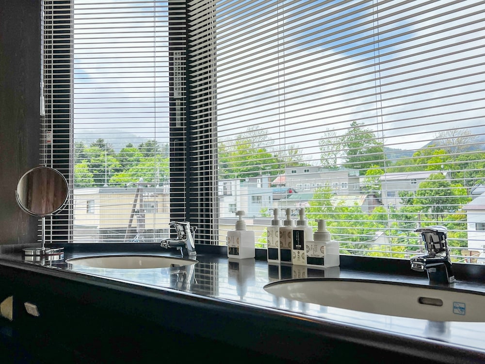 (RERA) (アイヌ式) ツインルーム 禁煙 バスルーム0 | あかん遊久の里 鶴雅