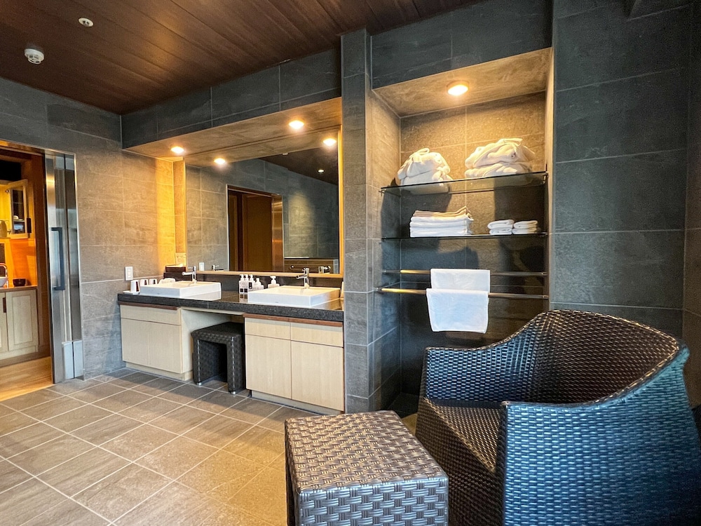 (こもれび) 展望バス付デラックス和洋室 禁煙 バスルームの設備0 | あかん遊久の里 鶴雅