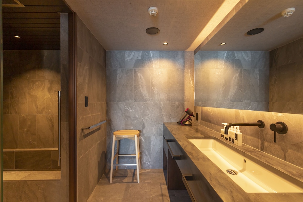 (ウイングス館) 湖側 デラックス和洋室 (禁煙) バスルーム0 | あかん遊久の里 鶴雅