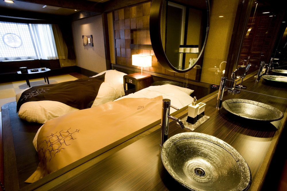 (RERA) (アイヌ式) 和洋室 禁煙 バスルームのシンク0 | あかん遊久の里 鶴雅