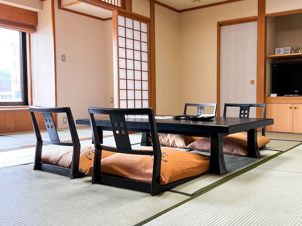 湖側グループ和室 禁煙 客室1 | あかん遊久の里 鶴雅