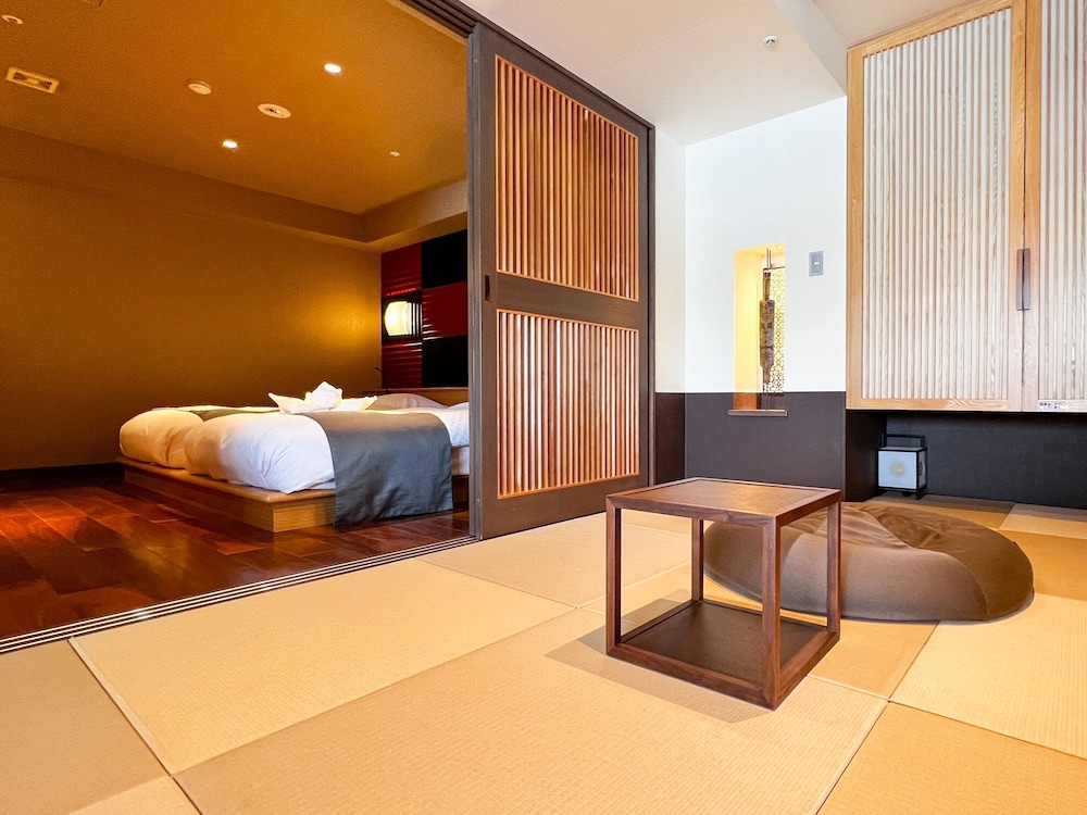 別館　展望風呂付和洋特別室　夕食プレミアム会席 禁煙 客室2 | あかん遊久の里 鶴雅