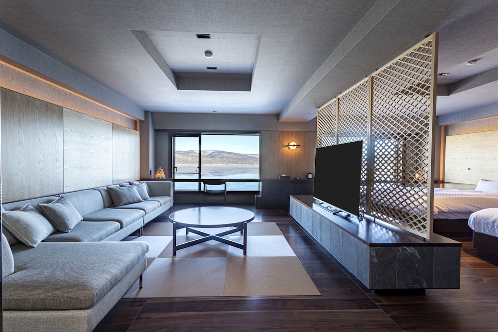 (ウイングス館) 湖側 デラックス和洋室 (禁煙) 客室1 | あかん遊久の里 鶴雅