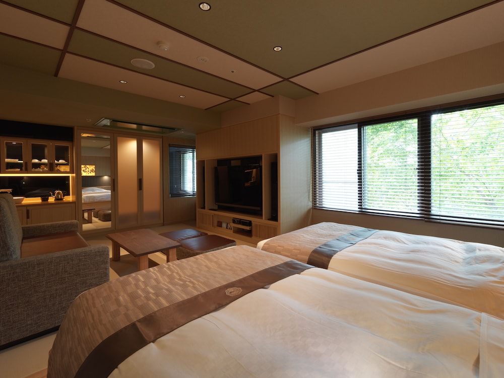 (こもれび) 展望バス付和洋室 禁煙 客室2 | あかん遊久の里 鶴雅