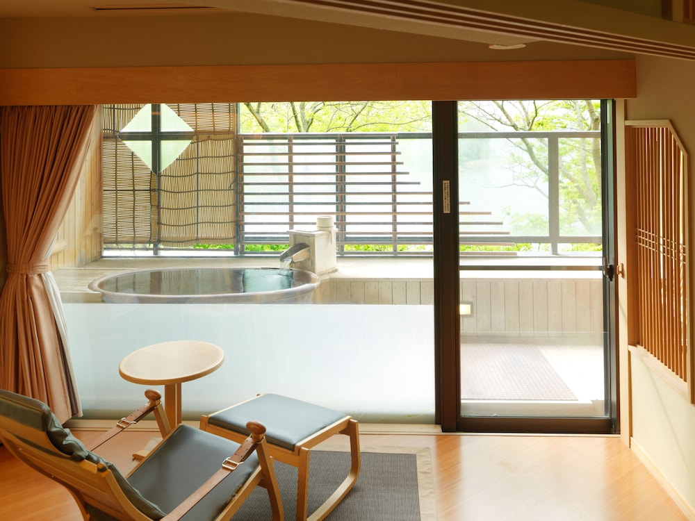 別館 露付和室12畳 夕食プレミアム会席 禁煙 テラス / パティオ0 | あかん遊久の里 鶴雅