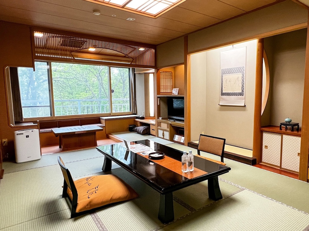 (栞の館) 和室 禁煙 客室3 | あかん遊久の里 鶴雅