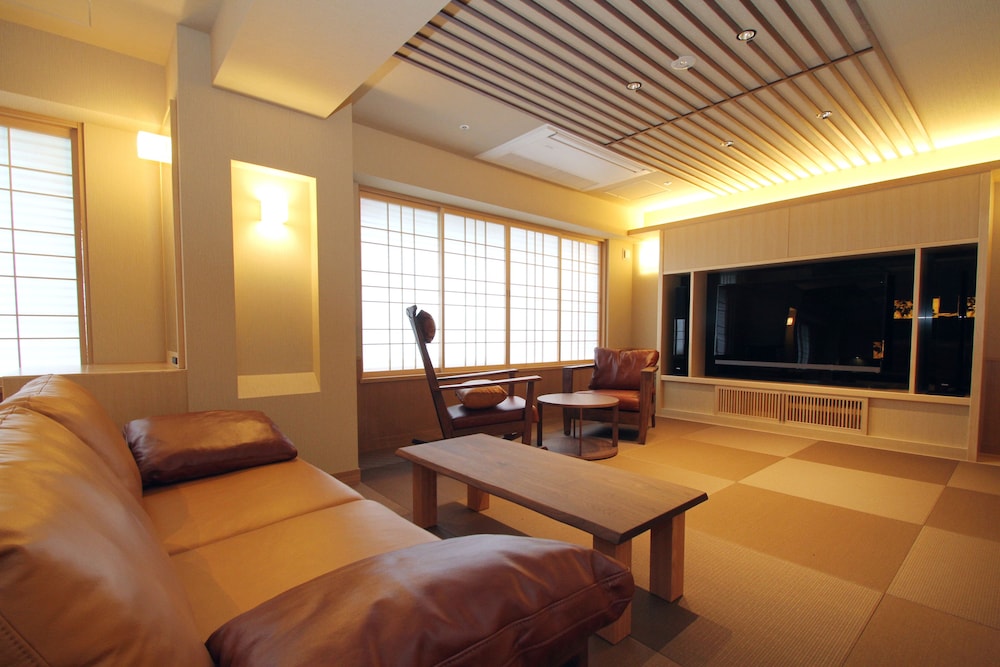 (こもれび) 展望バス付デラックス和洋室 禁煙 客室1 | あかん遊久の里 鶴雅