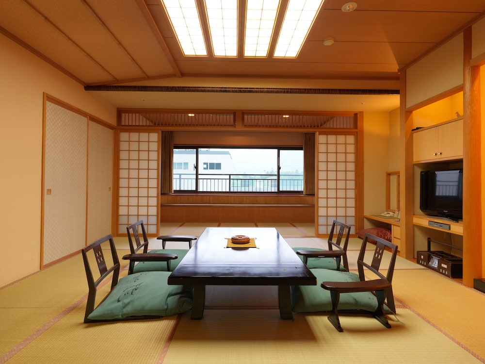 街側グループ和室 禁煙 | あかん遊久の里 鶴雅