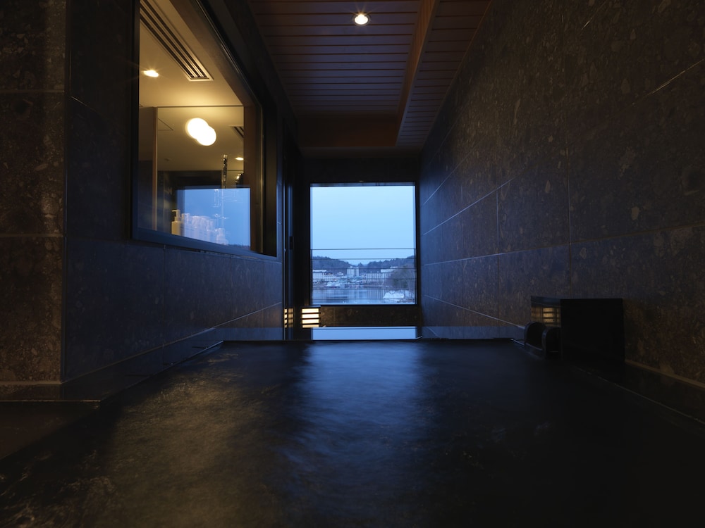 別館 展望風呂付和洋特別室 夕食プレミアム会席 禁煙 バスルーム1 | あかん遊久の里 鶴雅