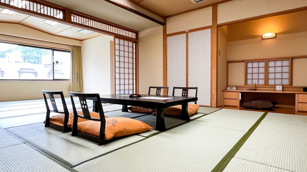 街側グループ和室 禁煙 部屋からの景観0 | あかん遊久の里 鶴雅